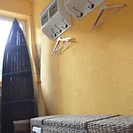يتي لوكس - آرت أبارتيمنت