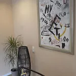 يتي لوكس - آرت أبارتيمنت